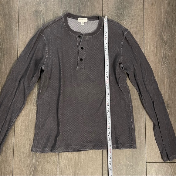 Club Monaco - Gray Long Sleeve - Picture 3 of 5